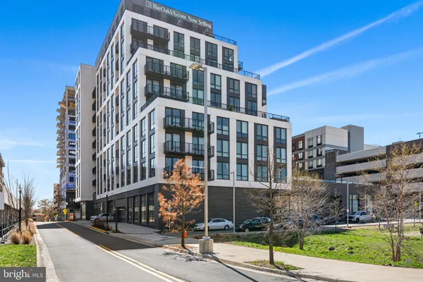 $4,500 | 255 West Falls Station Boulevard, Unit 704, Falls Church, VA 22043