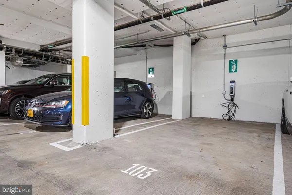 $4,500 | 255 West Falls Station Boulevard, Unit 704, Falls Church, VA 22043