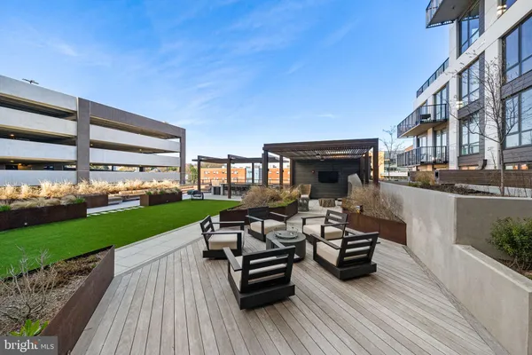 $4,500 | 255 West Falls Station Boulevard, Unit 704, Falls Church, VA 22043