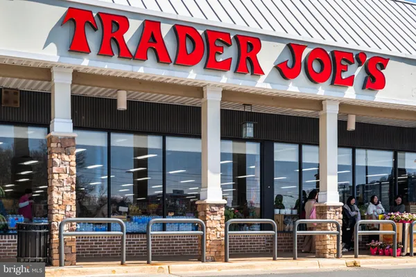 $4,500 | 255 West Falls Station Boulevard, Unit 704, Falls Church, VA 22043