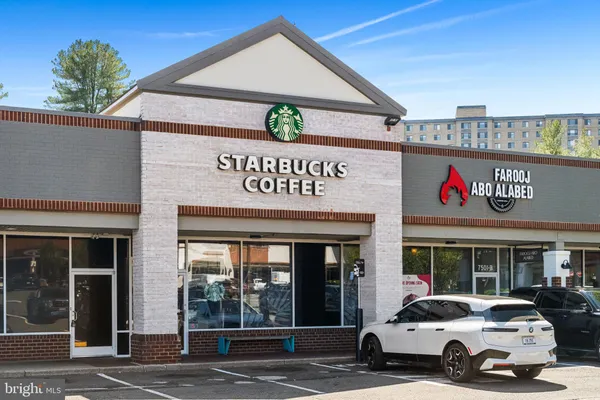 $4,500 | 255 West Falls Station Boulevard, Unit 704, Falls Church, VA 22043