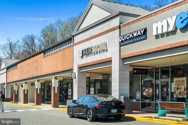 $4,500 | 255 West Falls Station Boulevard, Unit 704, Falls Church, VA 22043