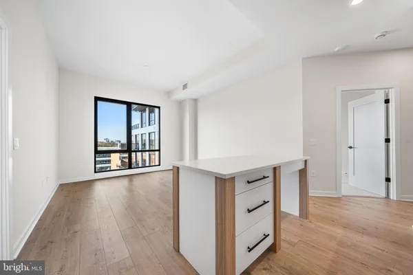 $4,500 | 255 West Falls Station Boulevard, Unit 704, Falls Church, VA 22043