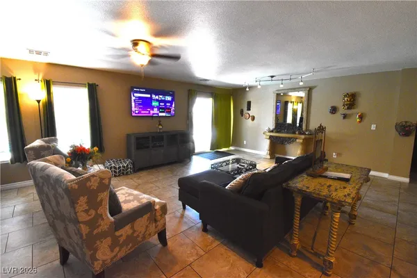 $4,275 | 6524 New Brunswick Avenue, Las Vegas, NV 89110