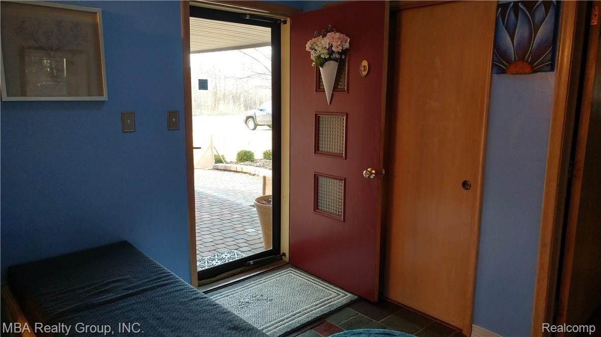 21715 Meridian Road Grosse Ile, MI 48138 - Photo 6 of 51 20170304_172704_HDR.jpg