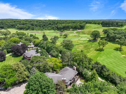 $555,000 | 930 Alpine Drive, Unit PP2, Fontana, WI 53125