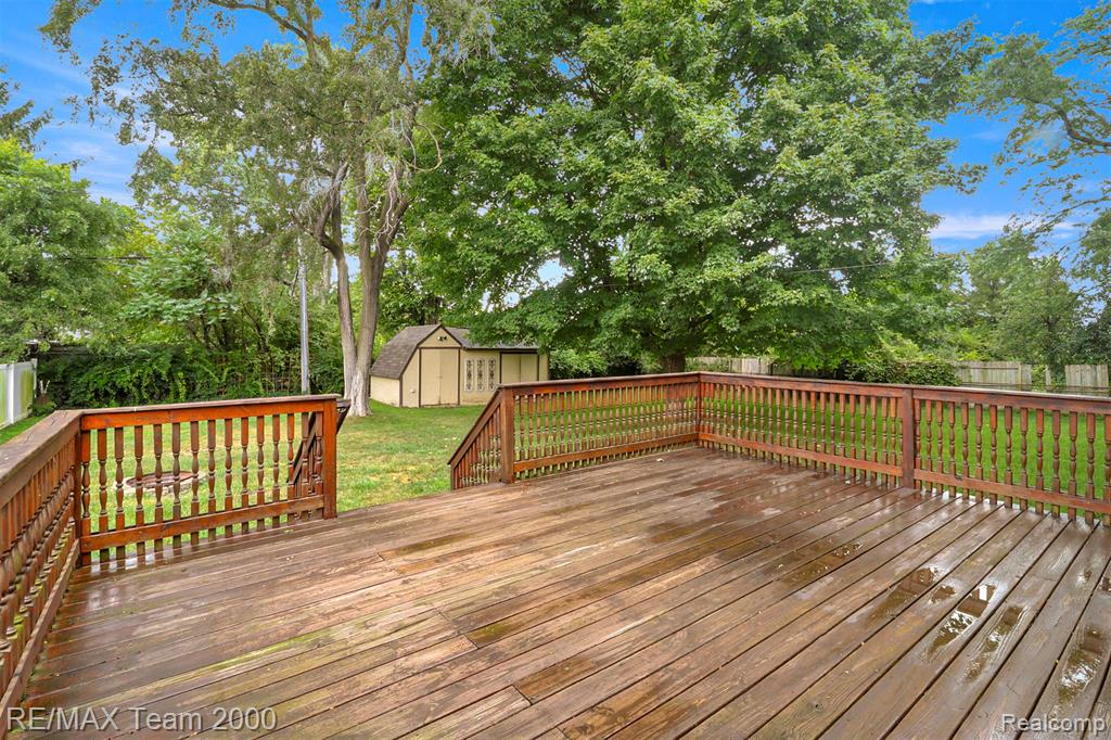 1895 Big Trail Road Walled Lake, MI 48390 - Photo 37 of 40 Gallery Image 37