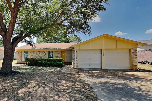 $2,075 | 4208 Selina Court, Arlington, TX 76016