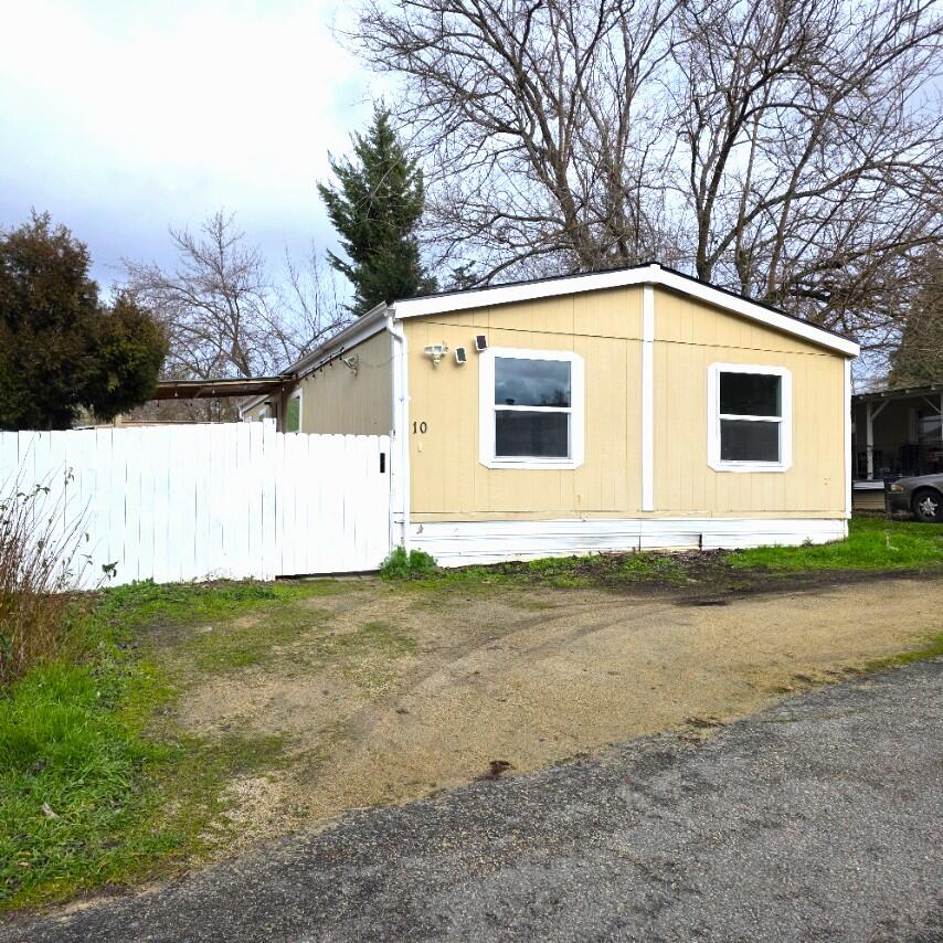 939 South Valley View Road, Unit 10 Ashland, OR 97520 - Photo 2 of 13 20260108_134024
