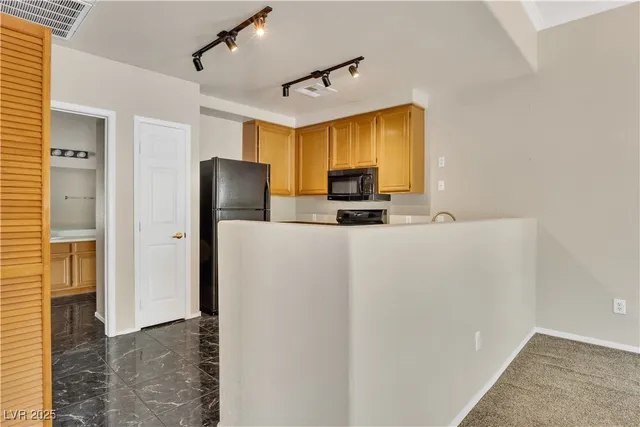 $1,395 | 10245 South Maryland Parkway, Unit 282, Las Vegas, NV 89183