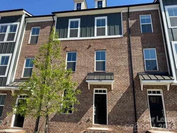 $2,895 | 7044 Westrow Avenue, Charlotte, NC 28278