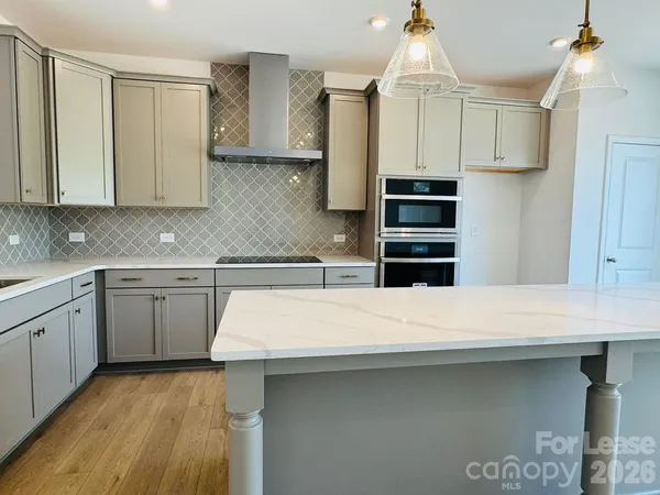 $2,895 | 7044 Westrow Avenue, Charlotte, NC 28278
