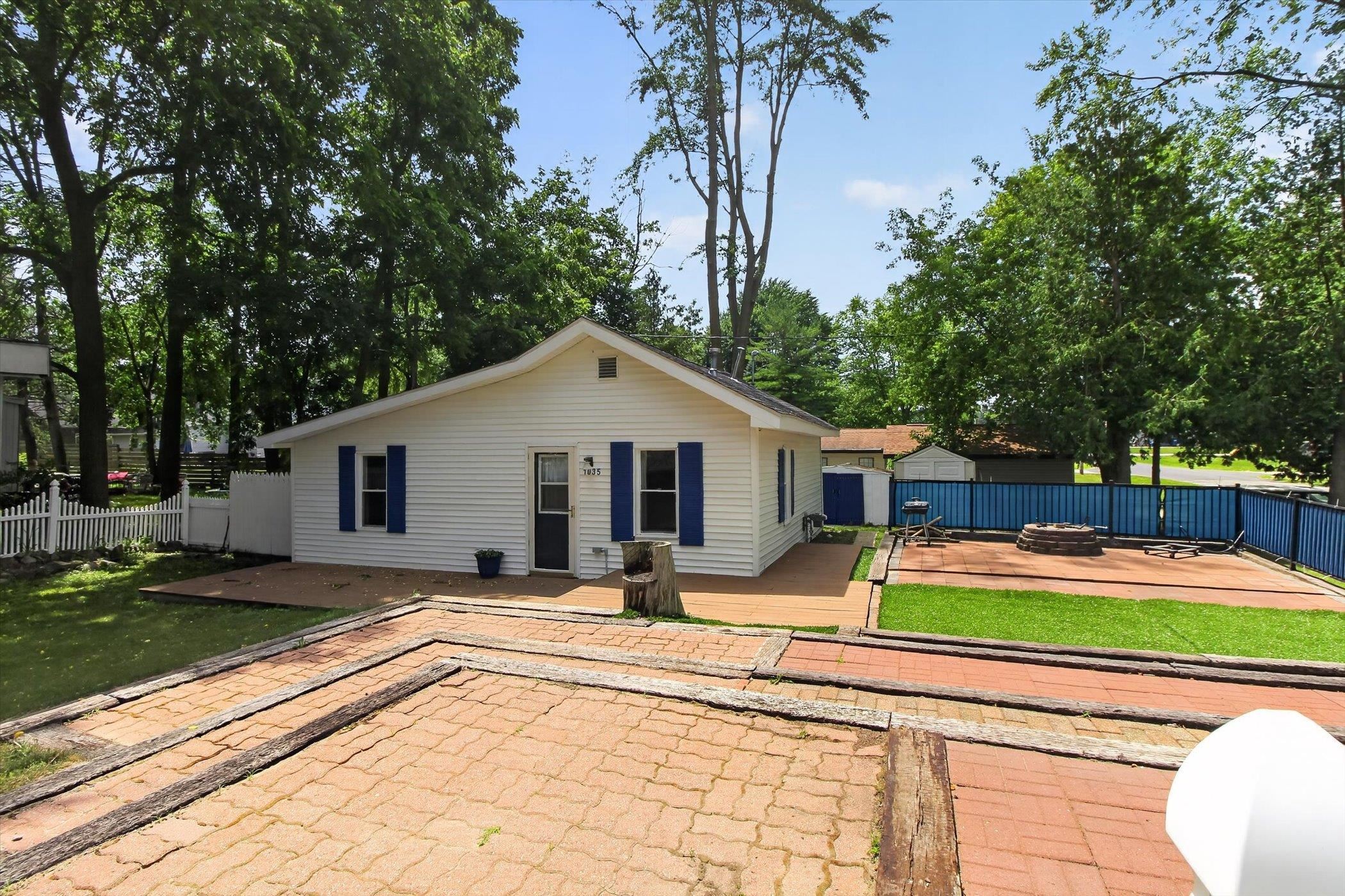 1035 Fairview Avenue Alma, MI 48801 - Photo 5 of 35 1947579-dcfc3c1a-7f7a-424f-9412-ba2000a18bf1.JPG