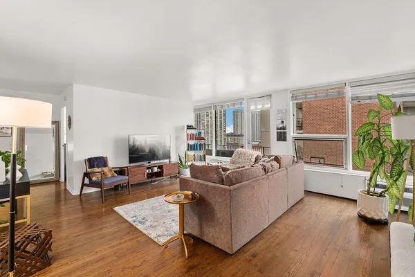 $2,800 | 1400 North State Parkway, Unit 15D, Chicago, IL 60610