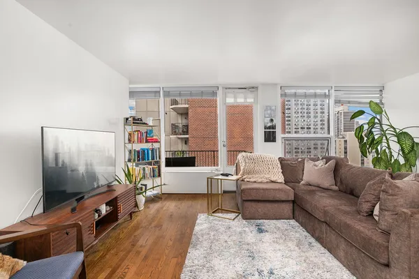 $2,800 | 1400 North State Parkway, Unit 15D, Chicago, IL 60610