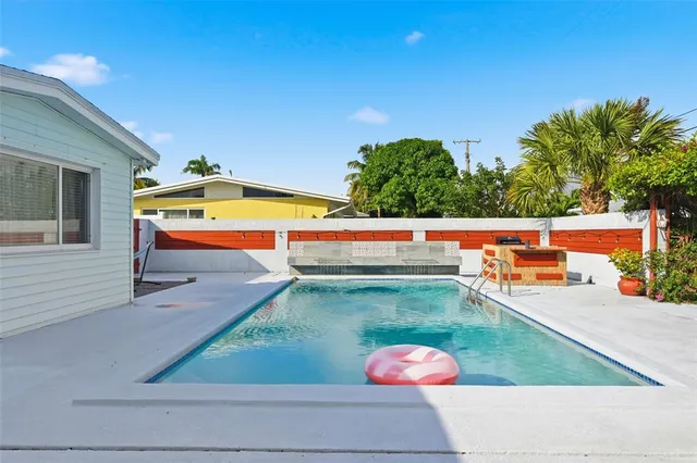 $525,000 | 807 West Ocean Avenue, Lantana, FL 33462