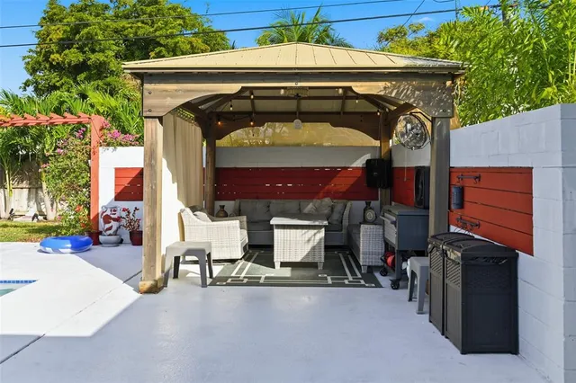 $525,000 | 807 West Ocean Avenue, Lantana, FL 33462