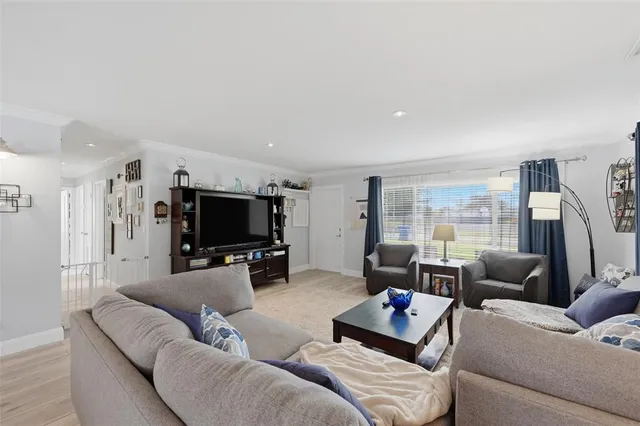 $525,000 | 807 West Ocean Avenue, Lantana, FL 33462