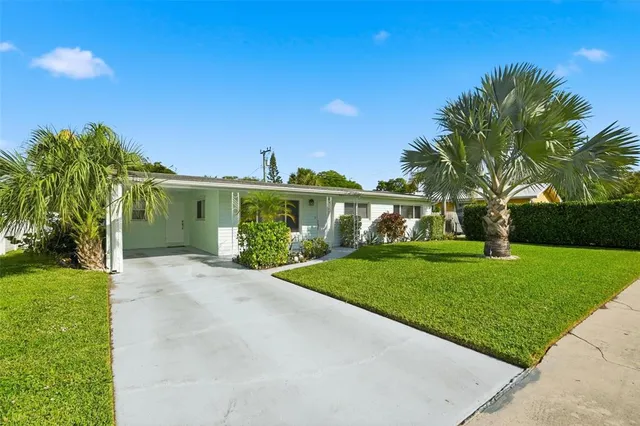 $525,000 | 807 West Ocean Avenue, Lantana, FL 33462