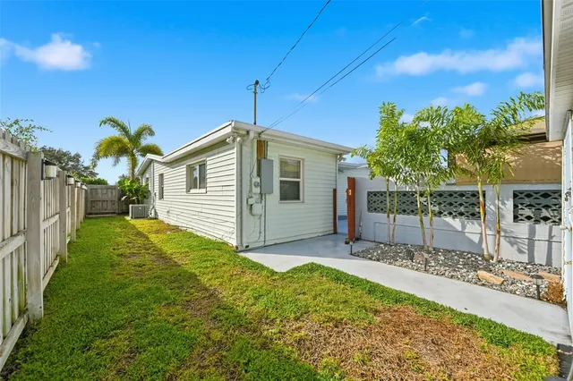 $525,000 | 807 West Ocean Avenue, Lantana, FL 33462