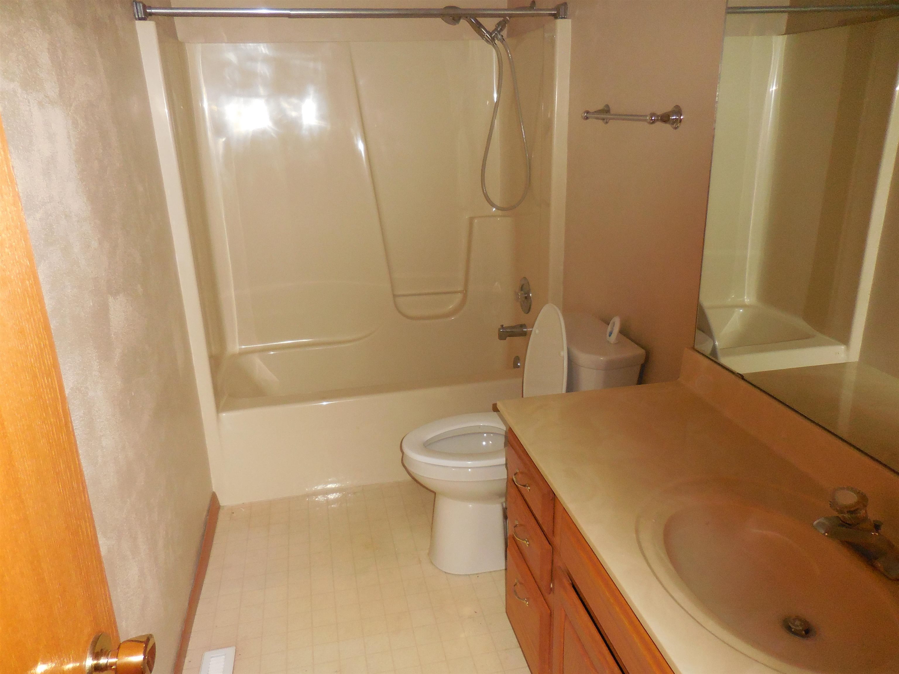 1318 South Trainer Road Rockford, IL 61108 - Photo 10 of 18