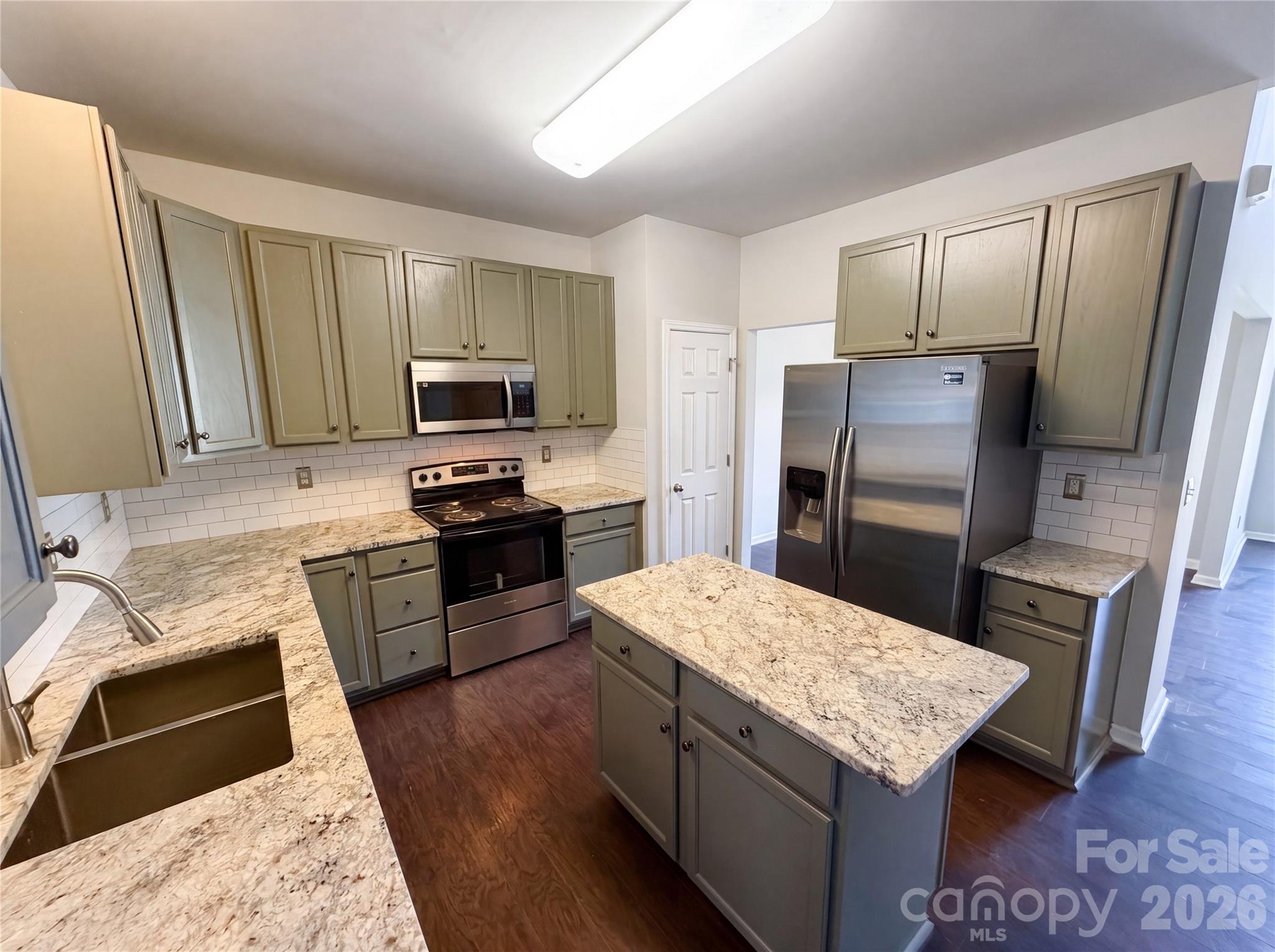2007 Turtle Point Road Charlotte, NC 28262 - Photo 6 of 26