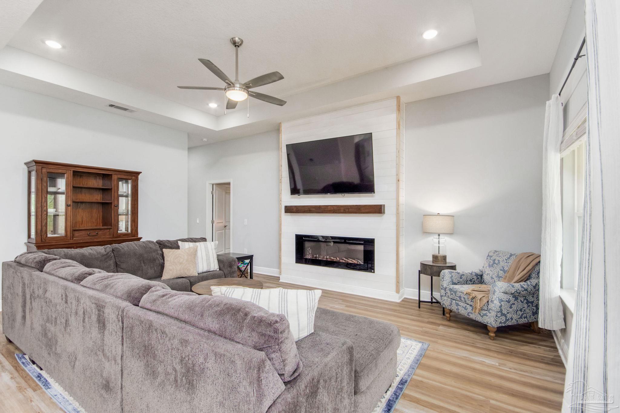 8736 Daryl Drive Milton, FL 32583 - Photo 8 of 41