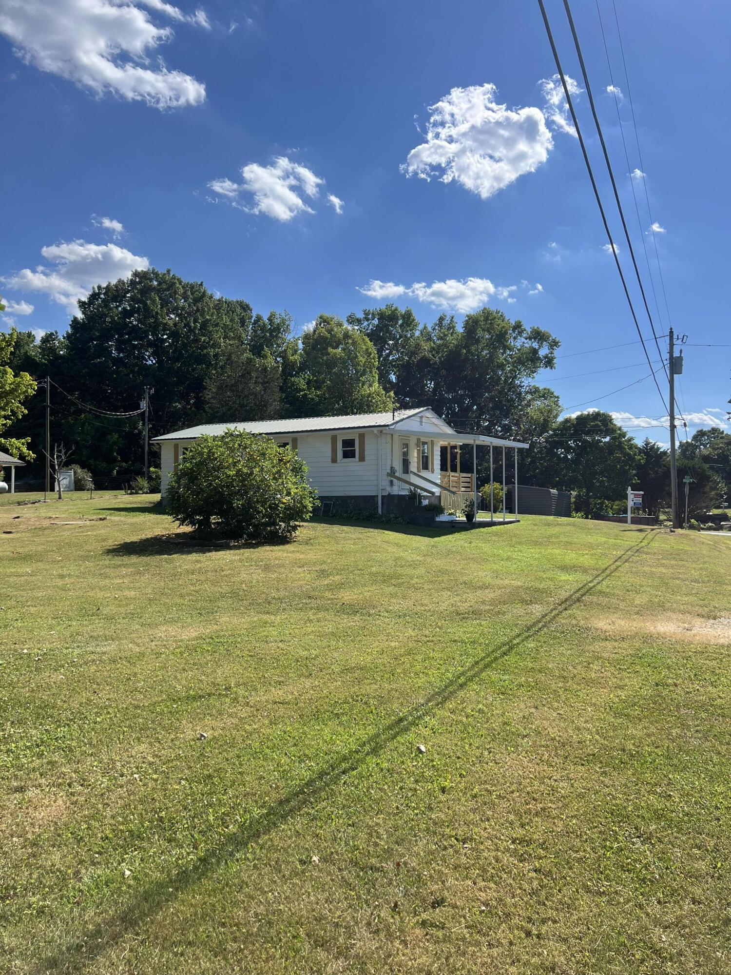 705 Southeast Pelman Street Dalton, GA 30721 - Photo 12 of 13 IMG_9527