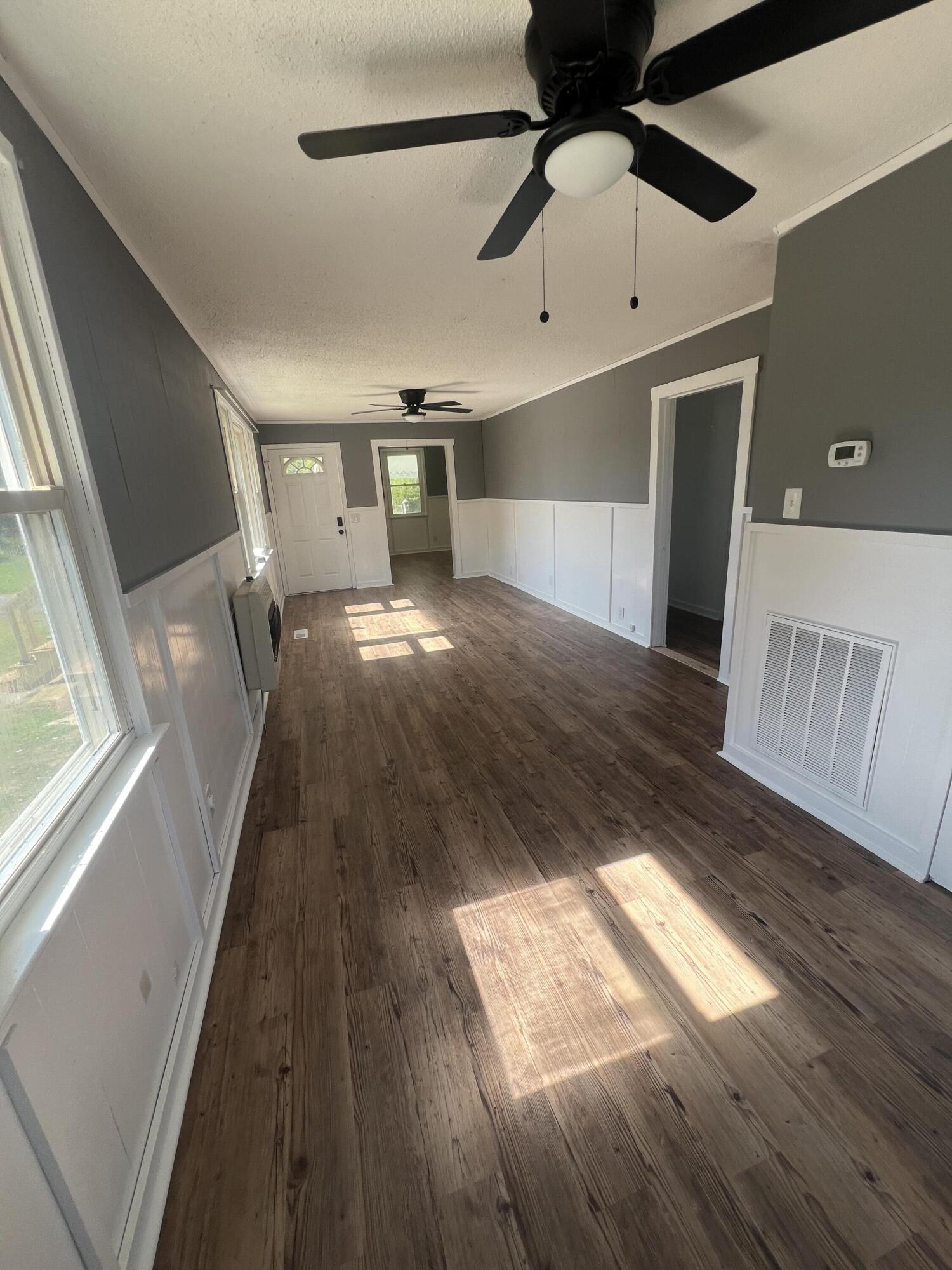 705 Southeast Pelman Street Dalton, GA 30721 - Photo 6 of 13 IMG_9526