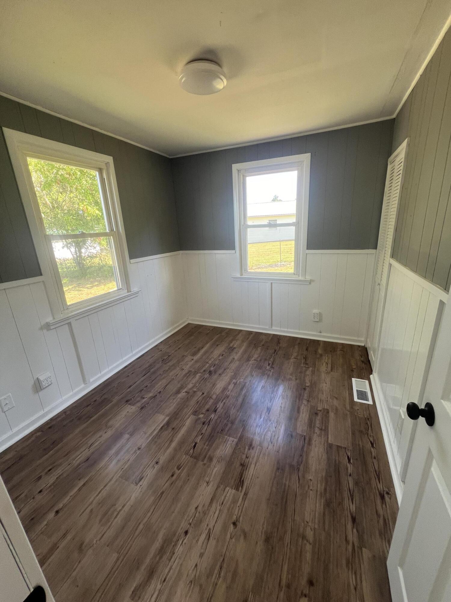 705 Southeast Pelman Street Dalton, GA 30721 - Photo 7 of 13 IMG_9520