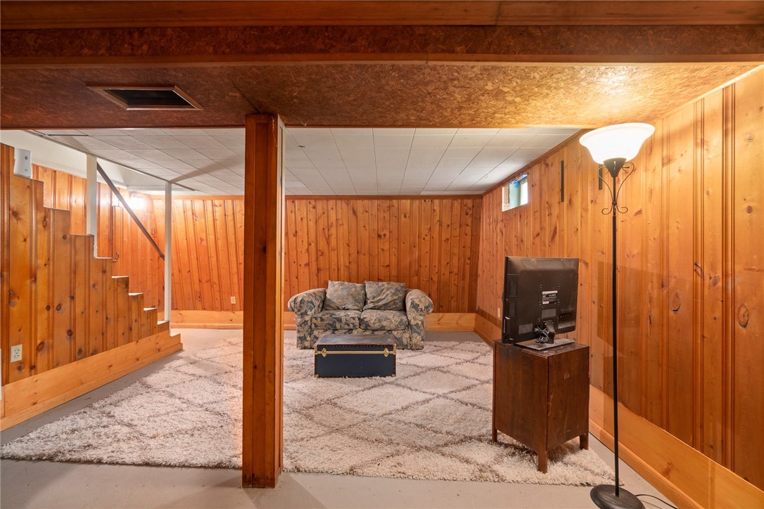 109 Holmes Road Warwick, RI 02888 - Photo 18 of 22 Gallery Image 18