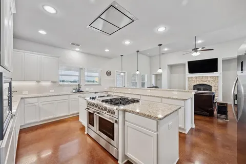 $925,000 | 2435 Cobler Road, Collinsville, TX 76233