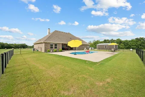 $925,000 | 2435 Cobler Road, Collinsville, TX 76233