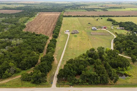 $925,000 | 2435 Cobler Road, Collinsville, TX 76233