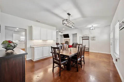 $925,000 | 2435 Cobler Road, Collinsville, TX 76233