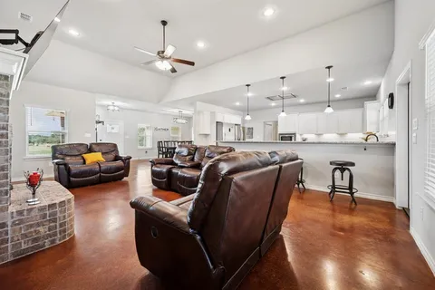 $925,000 | 2435 Cobler Road, Collinsville, TX 76233