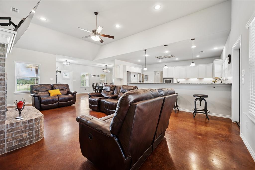 2435 Cobler Road Collinsville, TX 76233 - Photo 8 of 40