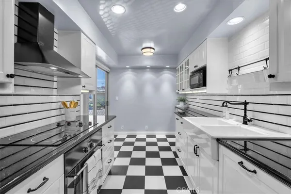 $775,000 | 289 South Barrington Avenue, Unit A203, Los Angeles, CA 90049