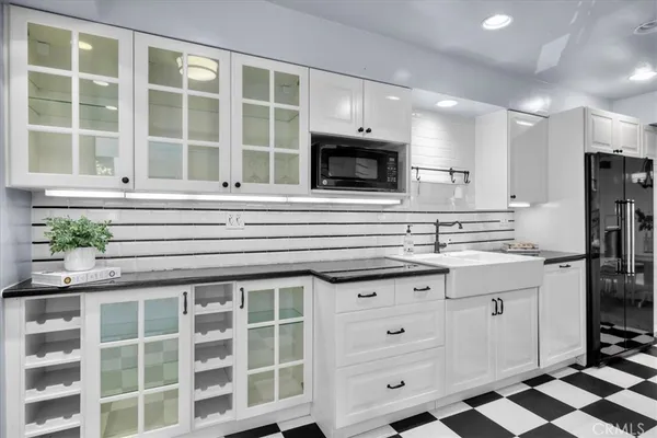 $775,000 | 289 South Barrington Avenue, Unit A203, Los Angeles, CA 90049