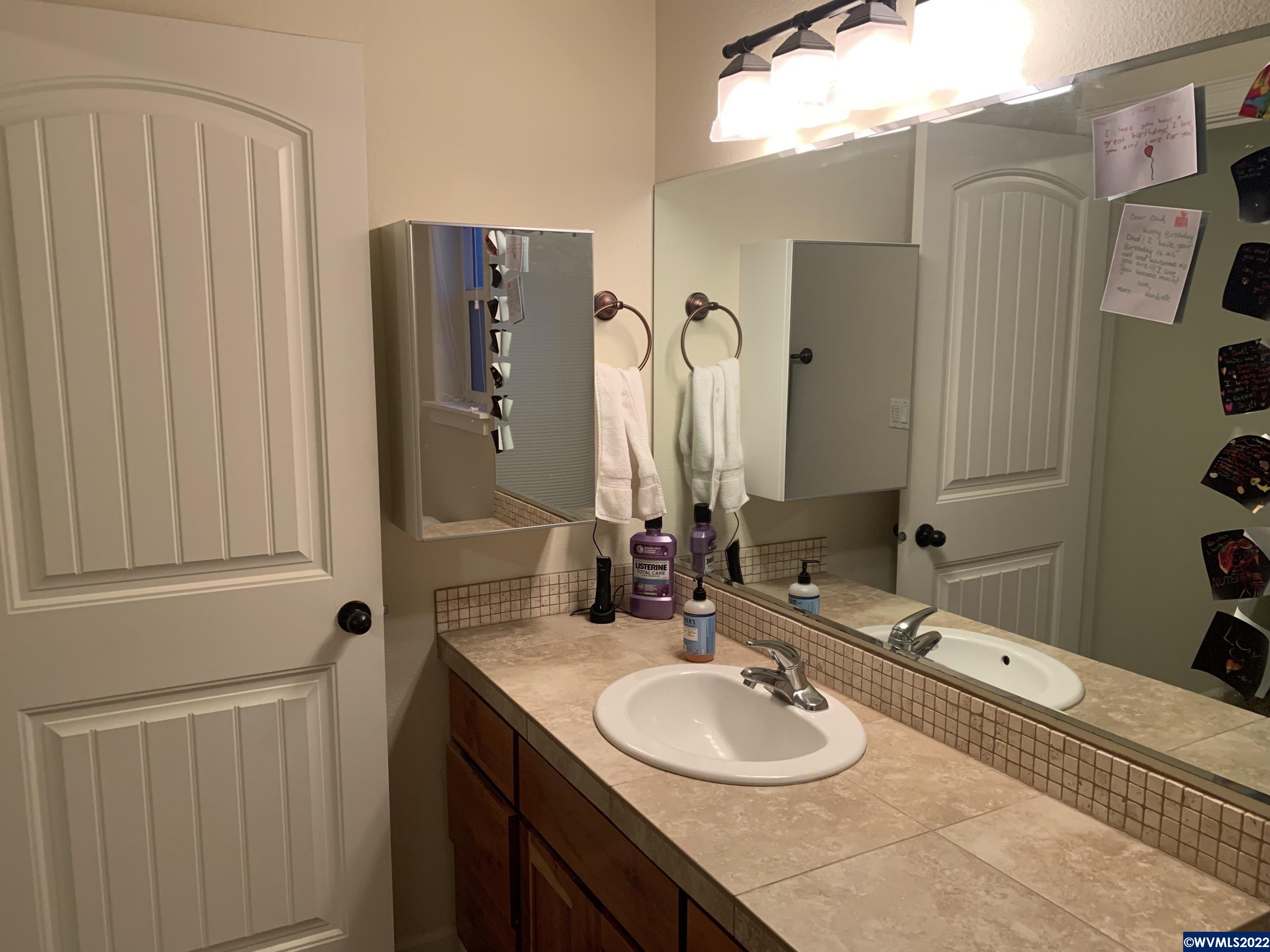 909 Riley Drive Northeast Silverton, OR 97381 - Photo 13 of 22 Gallery Image 13