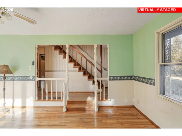 $699,999 | 18649 Old River Drive, West Linn, OR 97068