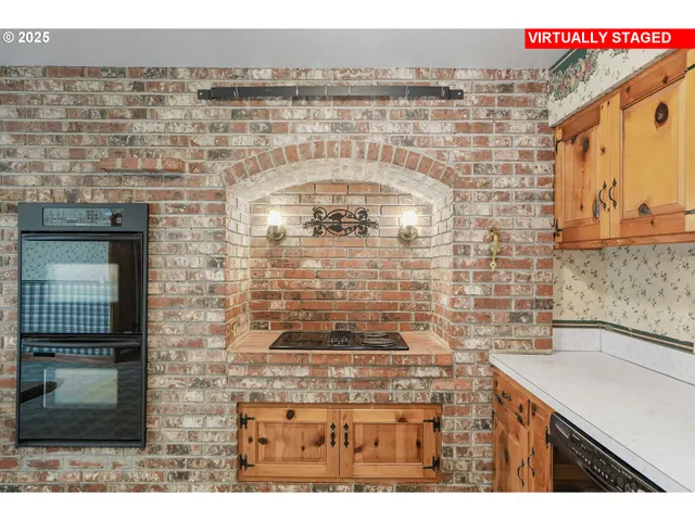 $699,999 | 18649 Old River Drive, West Linn, OR 97068