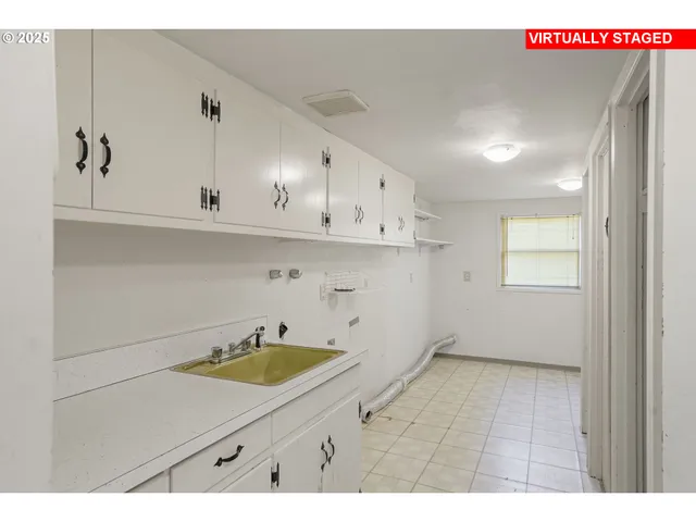 $699,999 | 18649 Old River Drive, West Linn, OR 97068