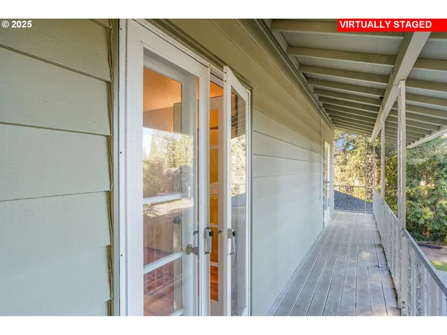 $699,999 | 18649 Old River Drive, West Linn, OR 97068