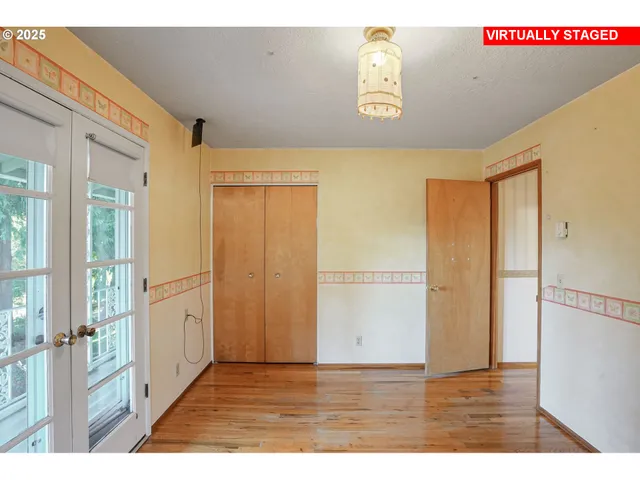 $699,999 | 18649 Old River Drive, West Linn, OR 97068