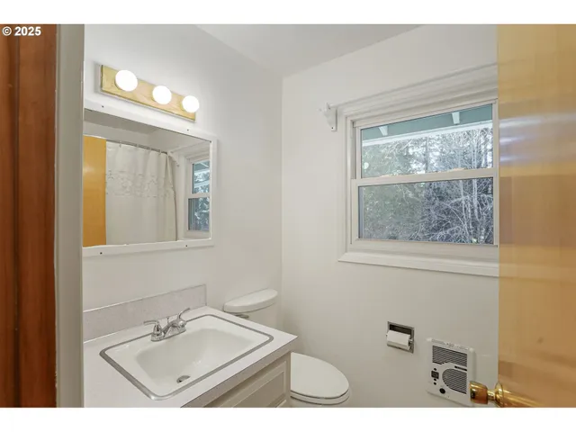 $699,999 | 18649 Old River Drive, West Linn, OR 97068