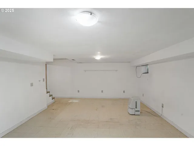 $699,999 | 18649 Old River Drive, West Linn, OR 97068