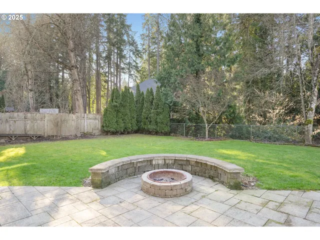 $699,999 | 18649 Old River Drive, West Linn, OR 97068