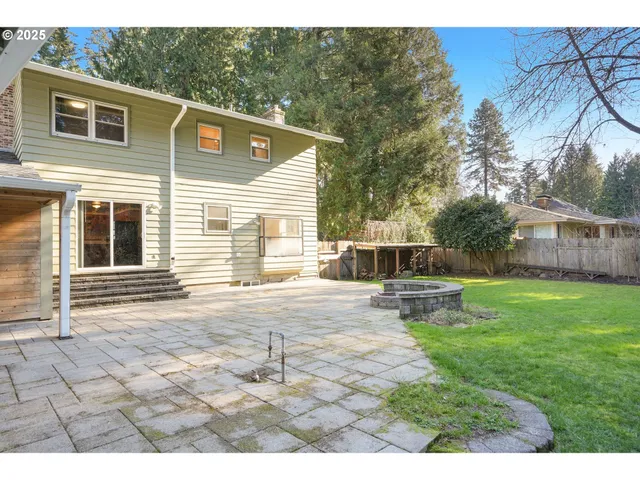 $699,999 | 18649 Old River Drive, West Linn, OR 97068