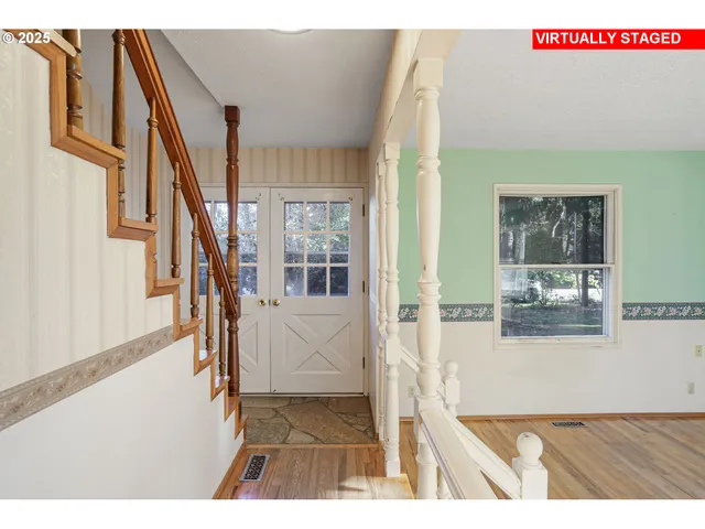 $699,999 | 18649 Old River Drive, West Linn, OR 97068